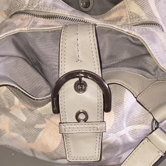 Coach Pink and Gray Shoulder Bag with Slouchy Hobo Design - Picture 3 of 8